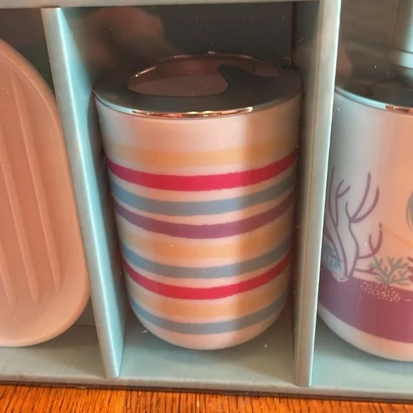 copy 🌸NWT BUMBLE BEE Bath Co 17 piece kids bath set - Picture 7 of 12